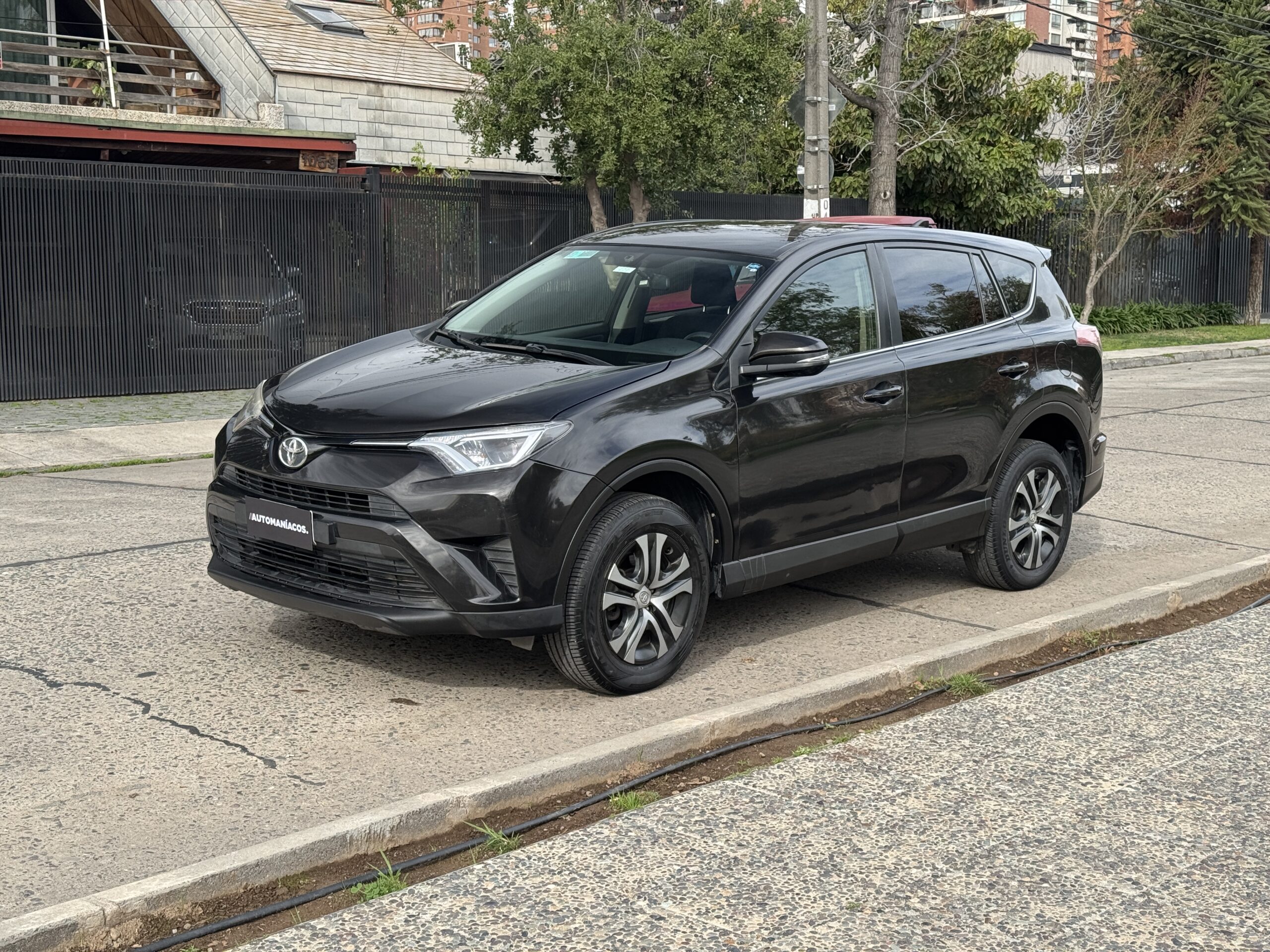 Toyota Rav4 2.0 Lujo 4X2 Mt 5P